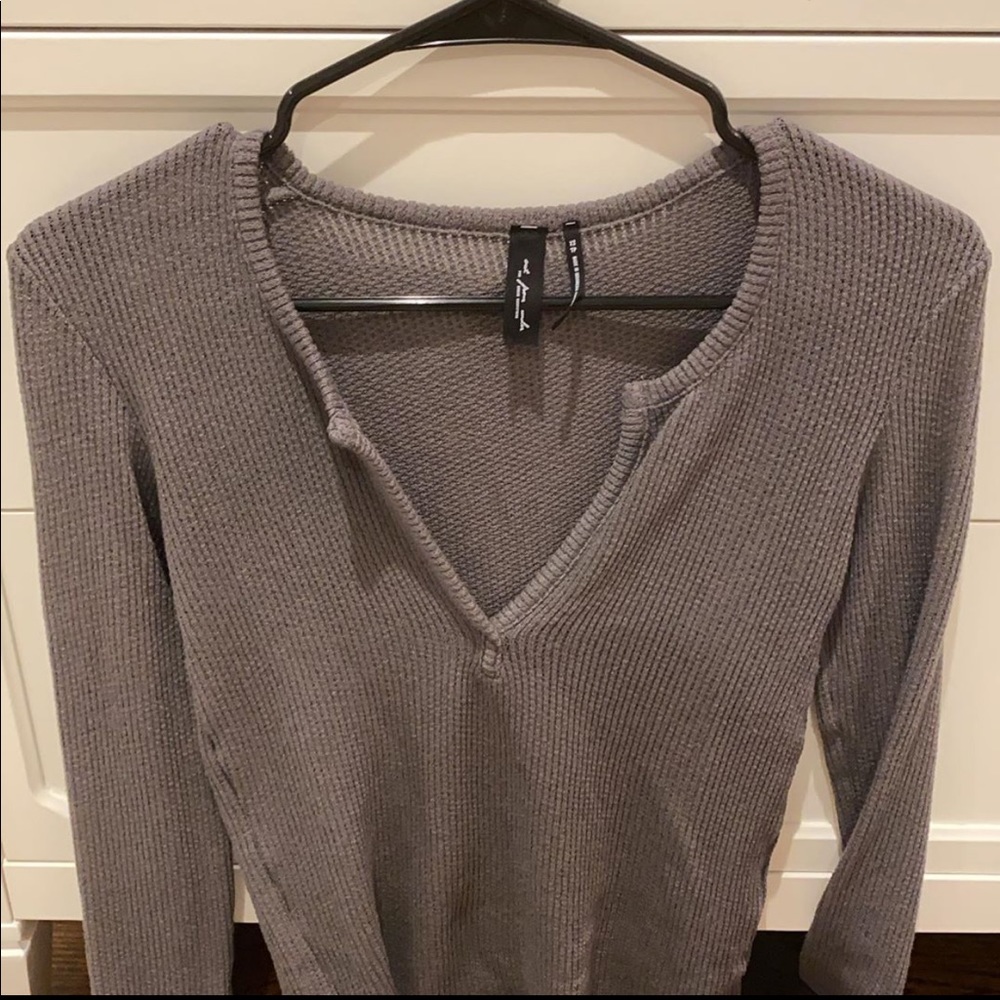 Urban outfitters long-sleeve vneck xs